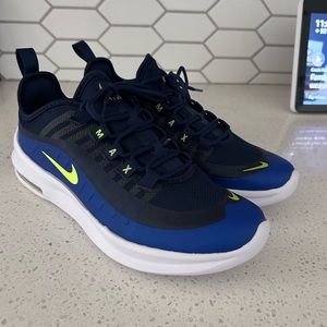 Boys Nikes size 5 Brand New.